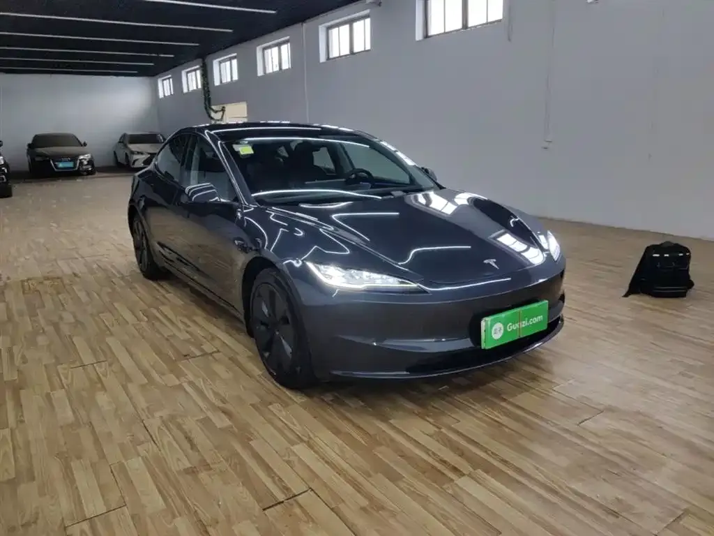 Tesla Model 3 — фото 5