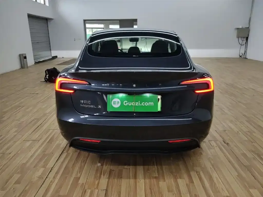 Tesla Model 3 — фото 10