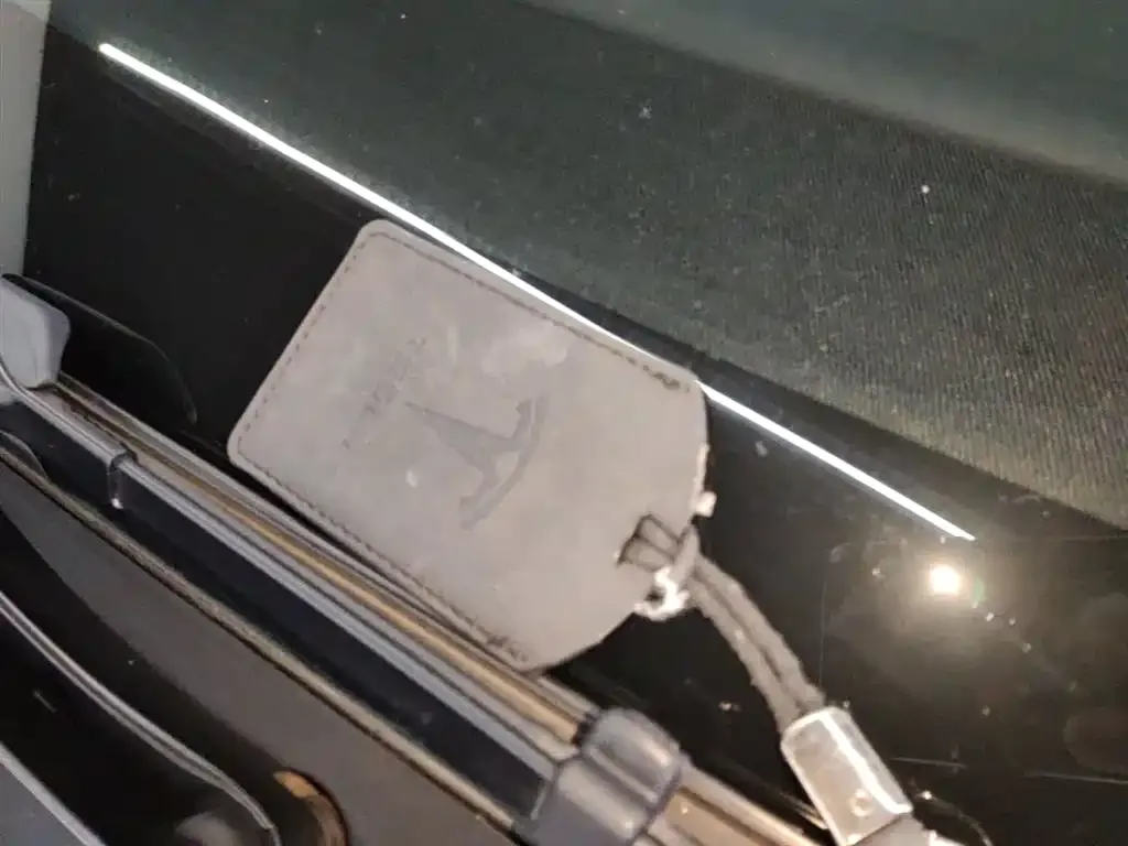 Tesla Model 3 — фото 4