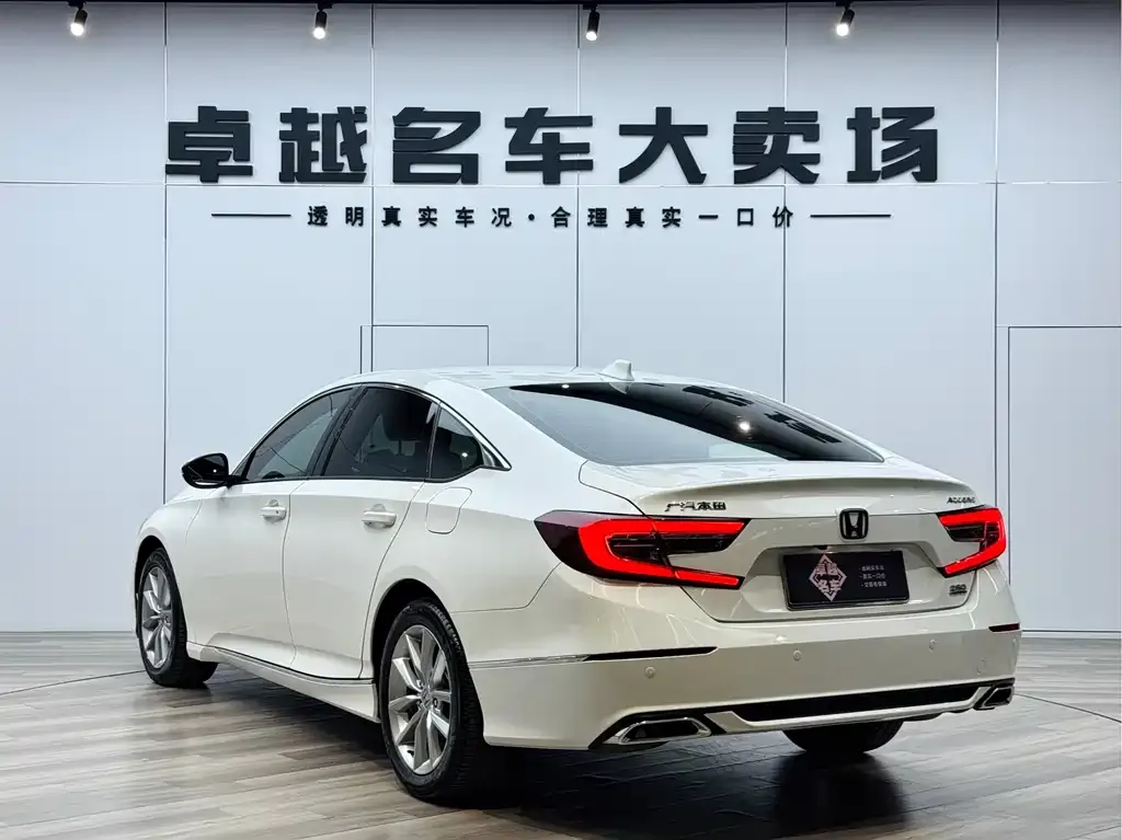 Honda Accord — фото 9