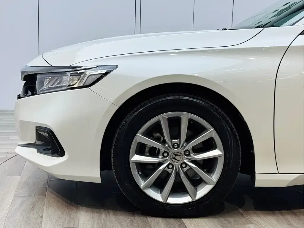 Honda Accord — фото 3