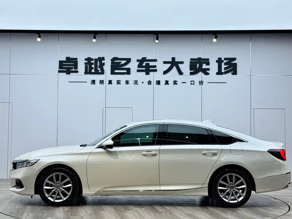 Honda Accord — фото 7