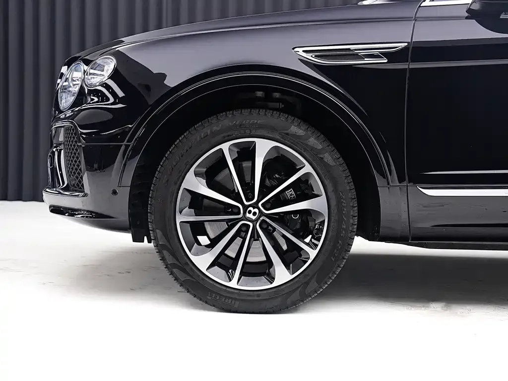 Bentley Bentayga — фото 10