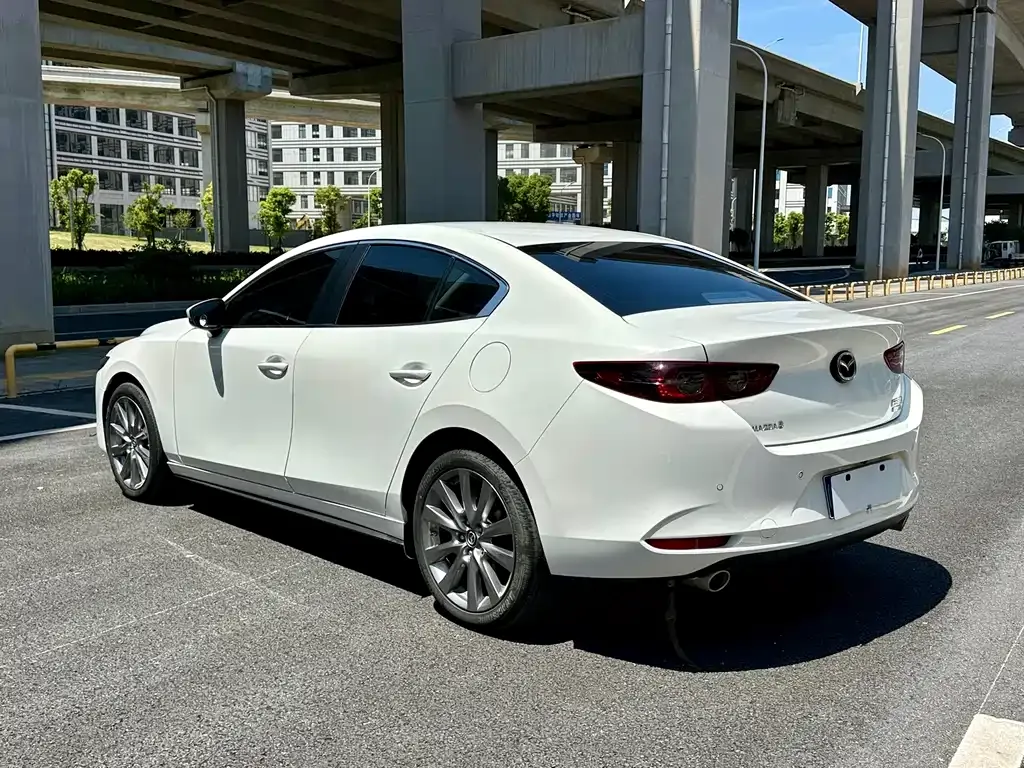 Mazda 3 Axela 2023 из CN, фото 8