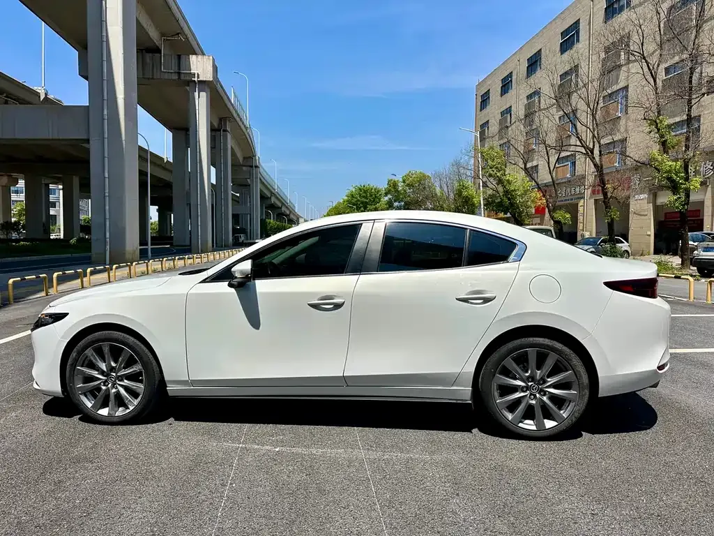 Mazda 3 Axela 2023 из CN, фото 7
