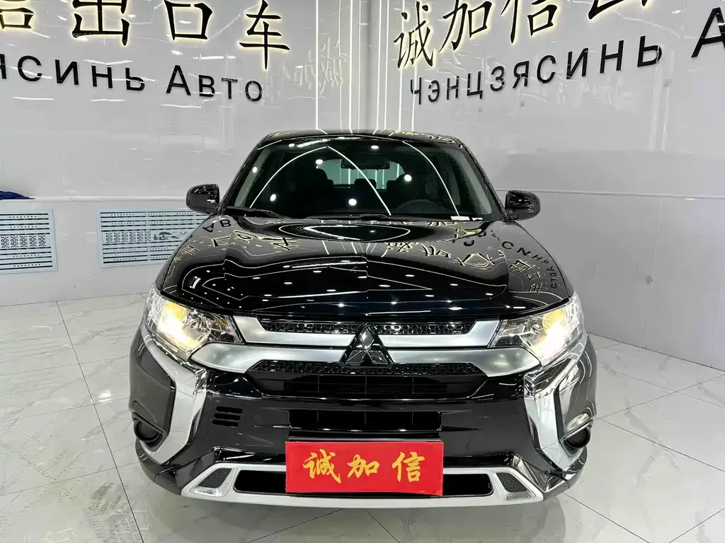 Mitsubishi Outlander — фото 5