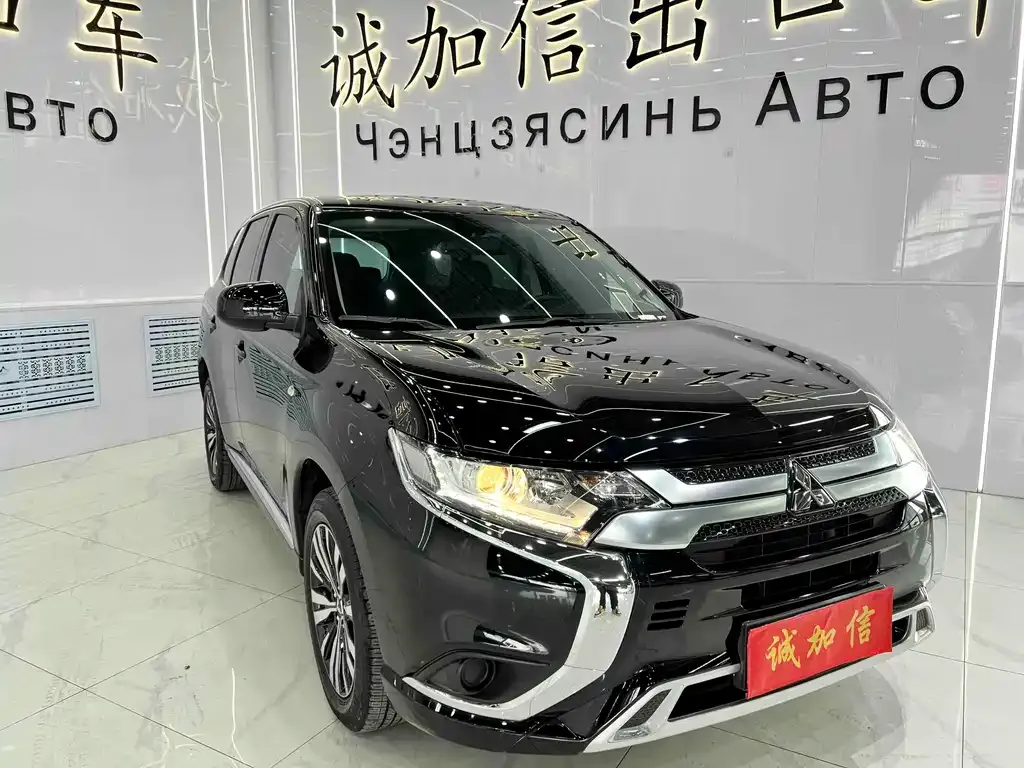 Mitsubishi Outlander — фото 6