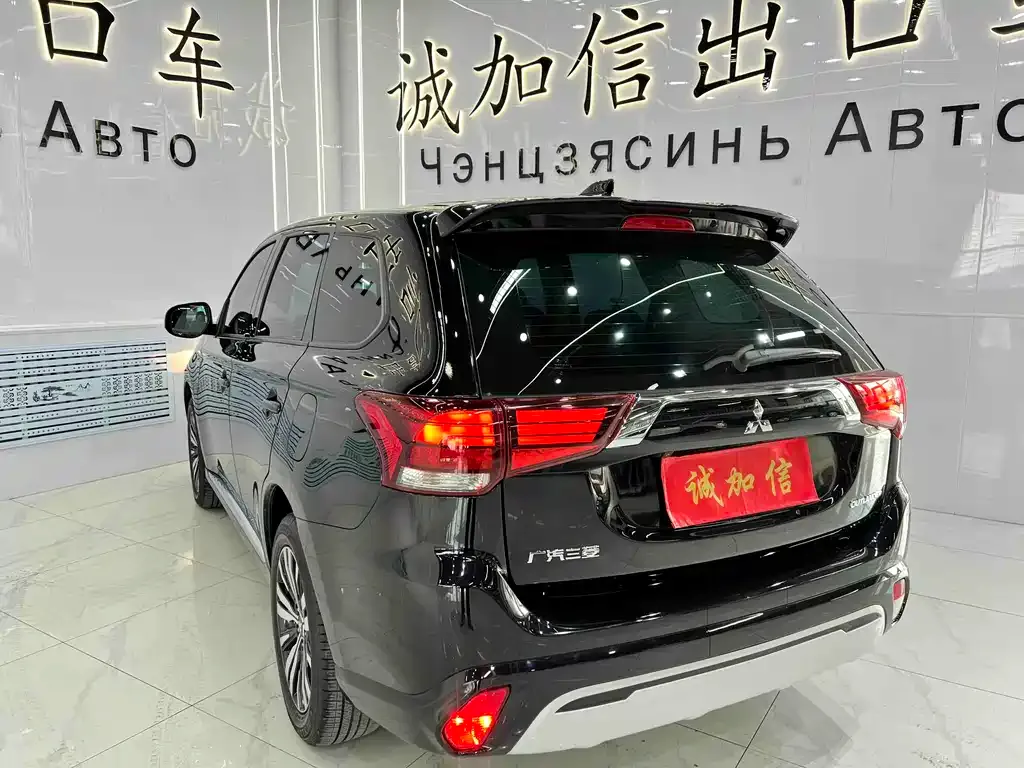 Mitsubishi Outlander — фото 4