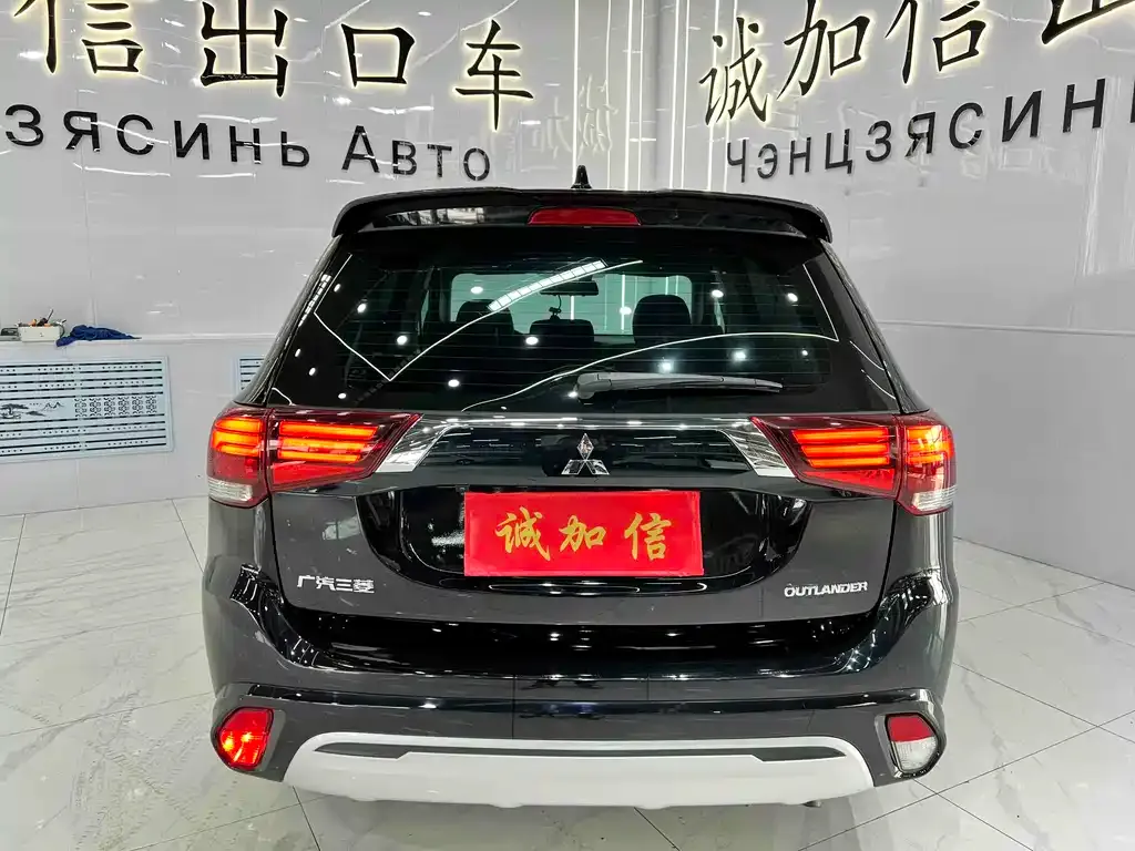 Mitsubishi Outlander — фото 2