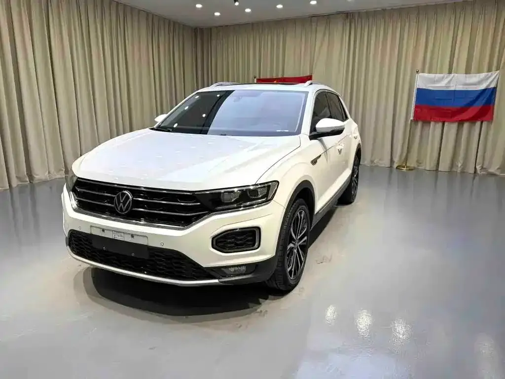 Volkswagen T-Roc — фото 1