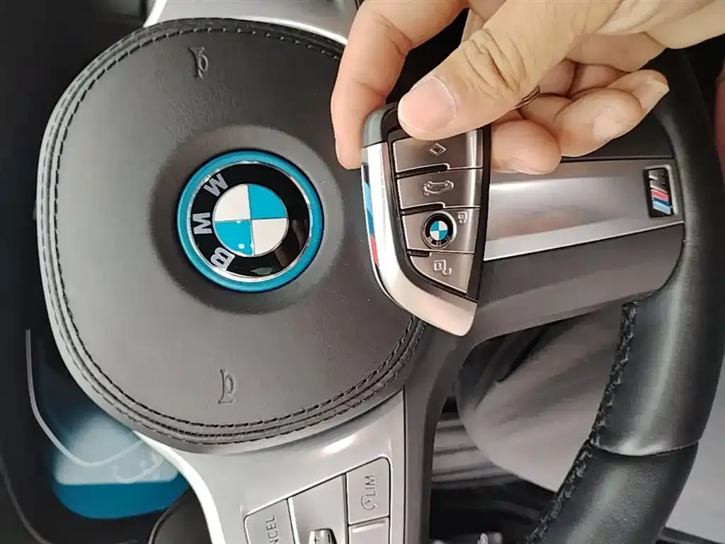 BMW 5 Series New Energy — фото 3