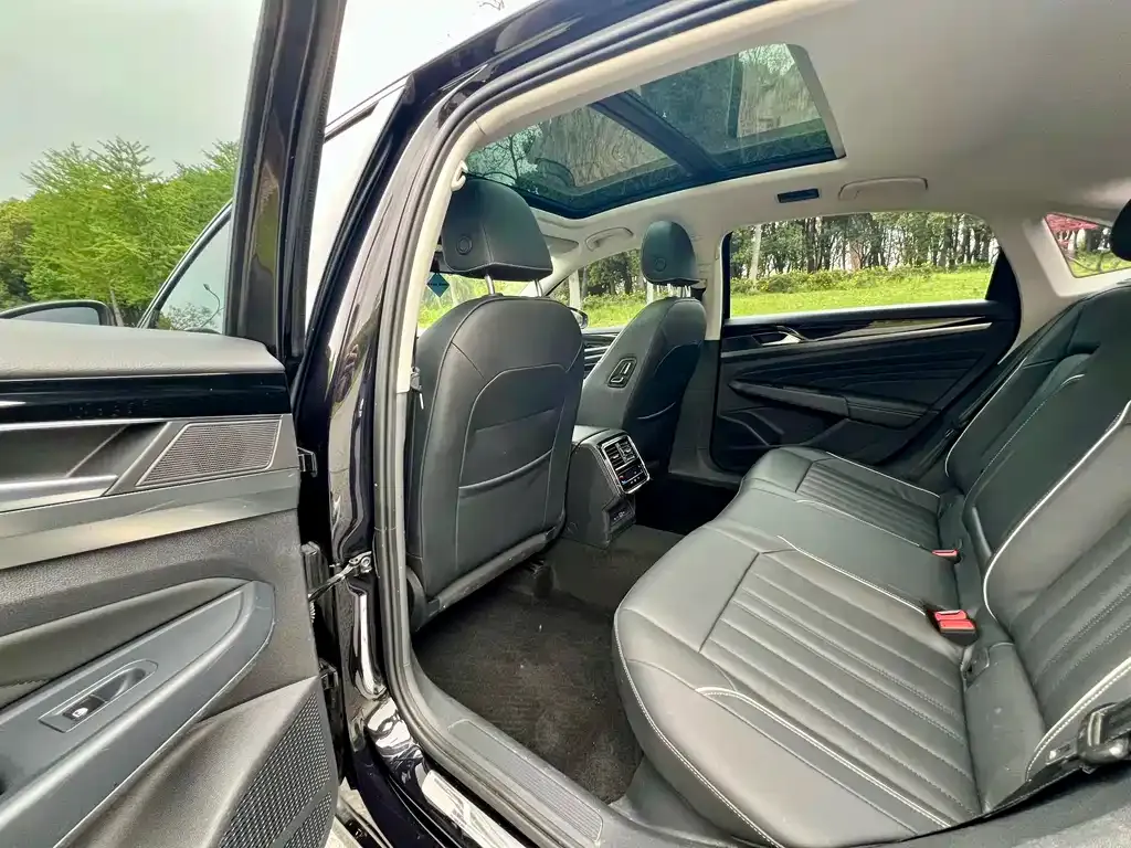 Volkswagen Passat — фото 9
