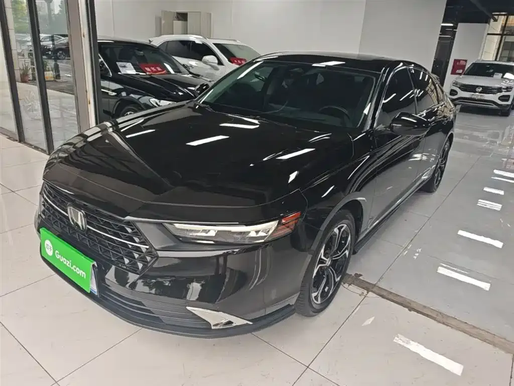 Honda Accord — фото 1