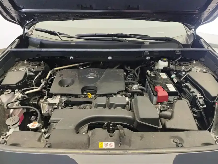 Toyota RAV4 — фото 10