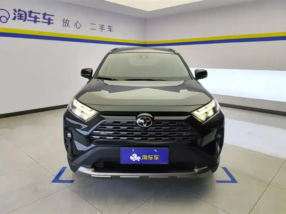 Toyota RAV4 — фото 3