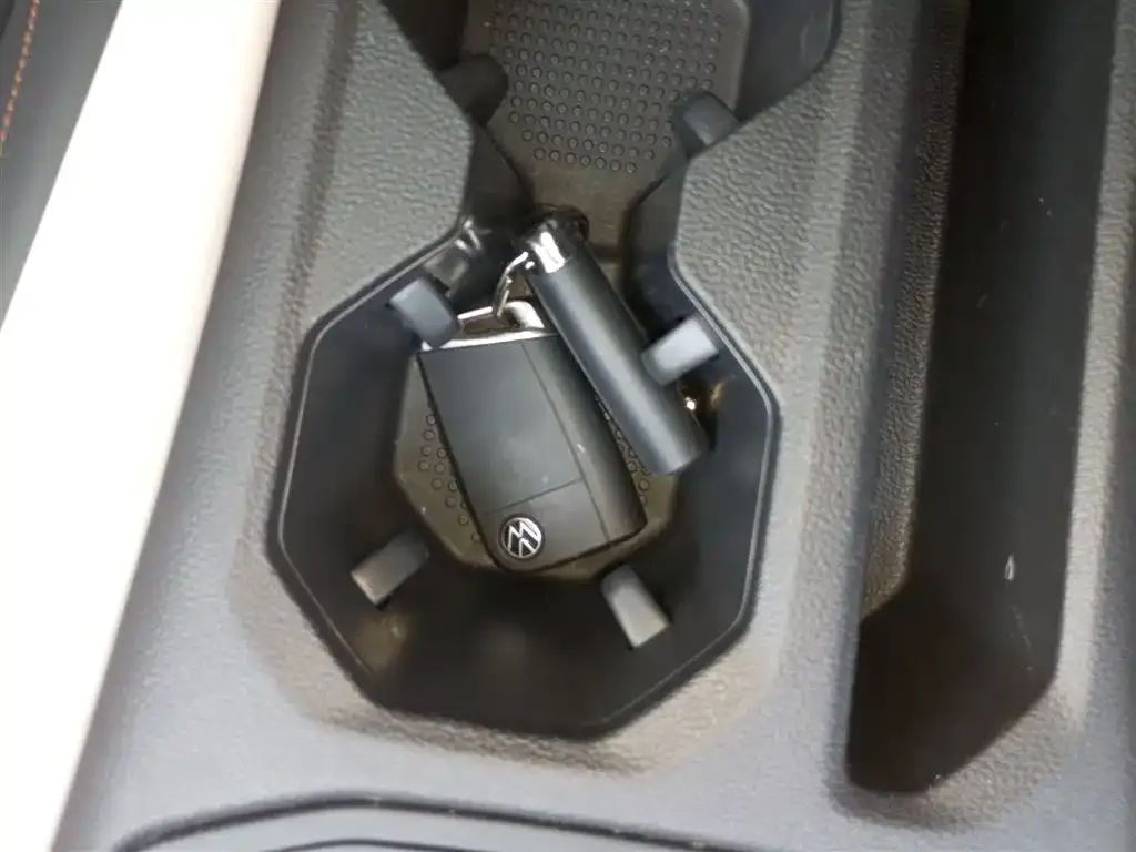 Volkswagen Bora 2024 из CN, фото 8
