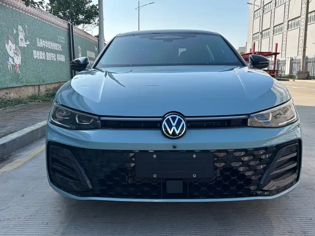 Volkswagen Passat — фото 8