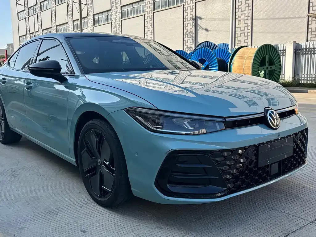Volkswagen Passat — фото 4