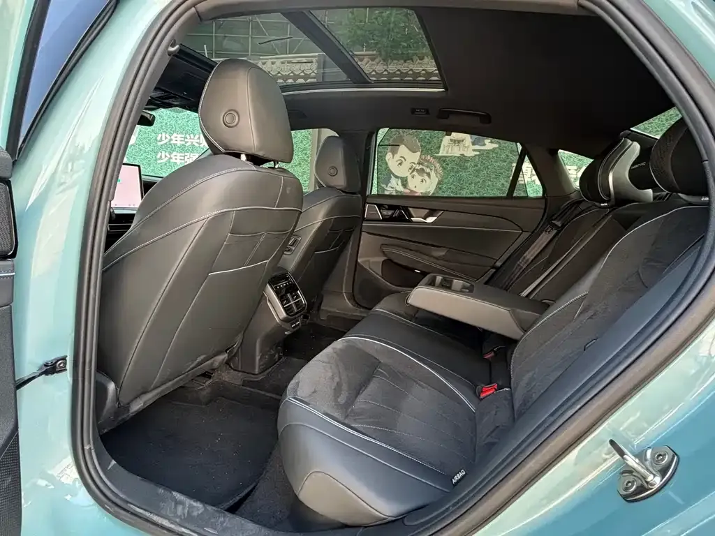 Volkswagen Passat — фото 5