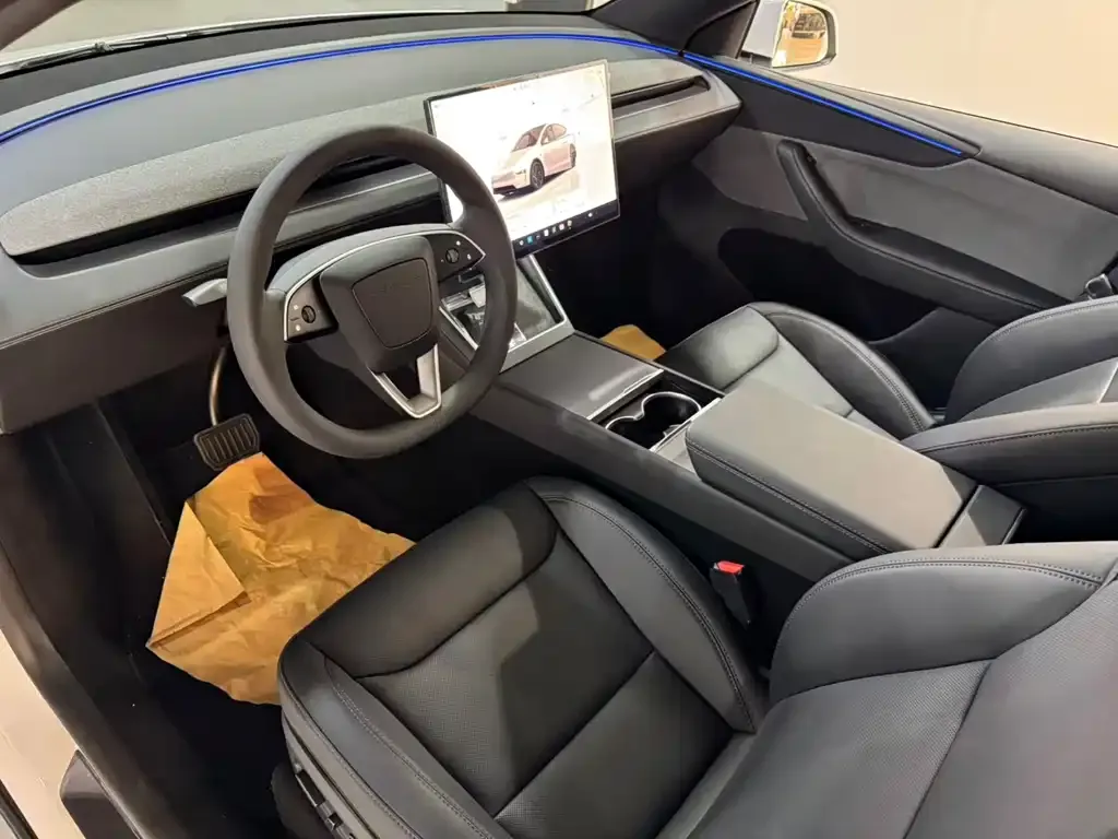 Tesla Model Y — фото 5
