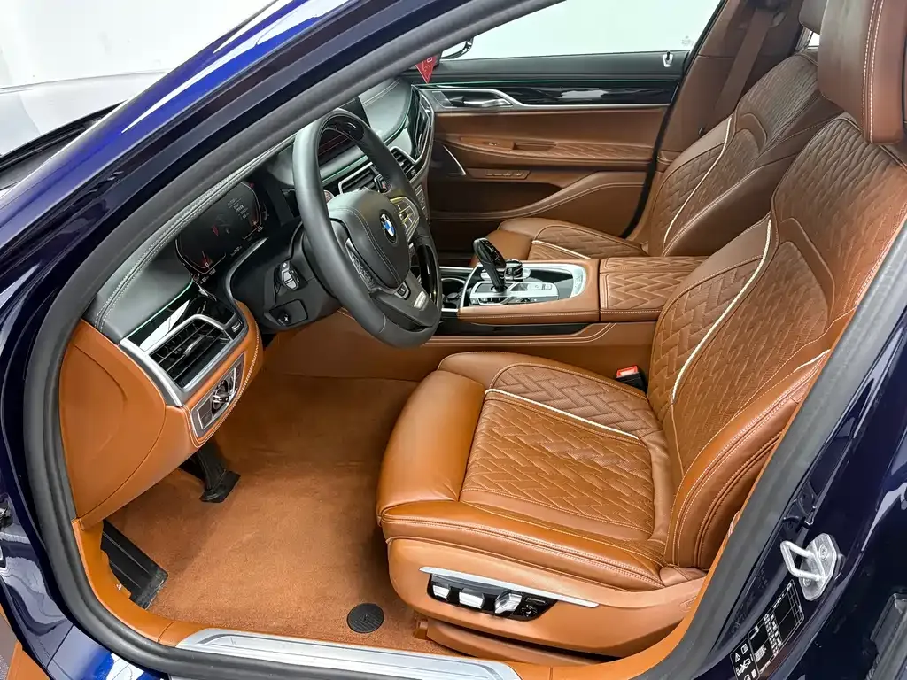 BMW 7 Series 2021 из CN, фото 9