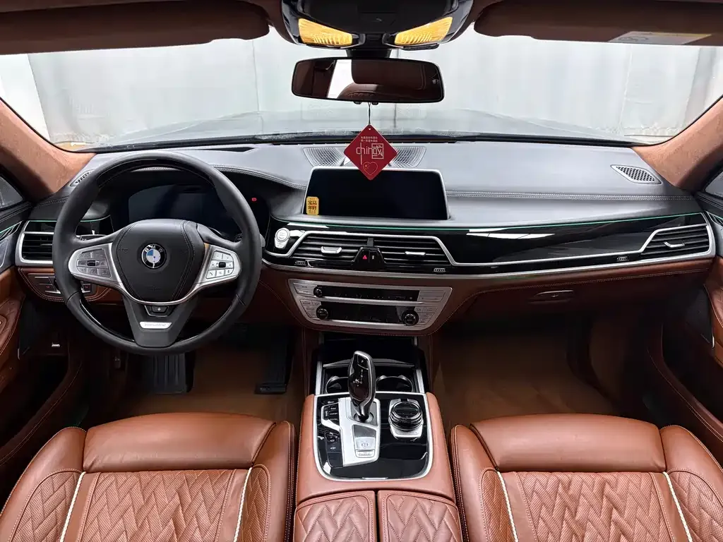 BMW 7 Series 2021 из CN, фото 8