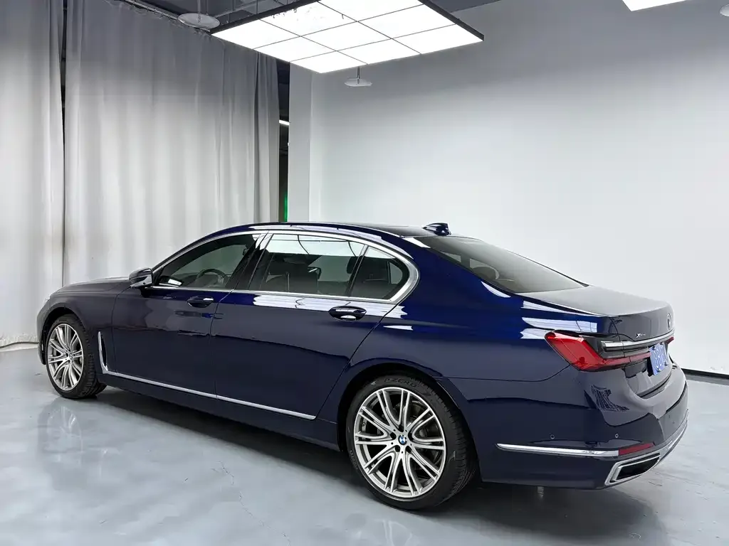 BMW 7 Series 2021 из CN, фото 2