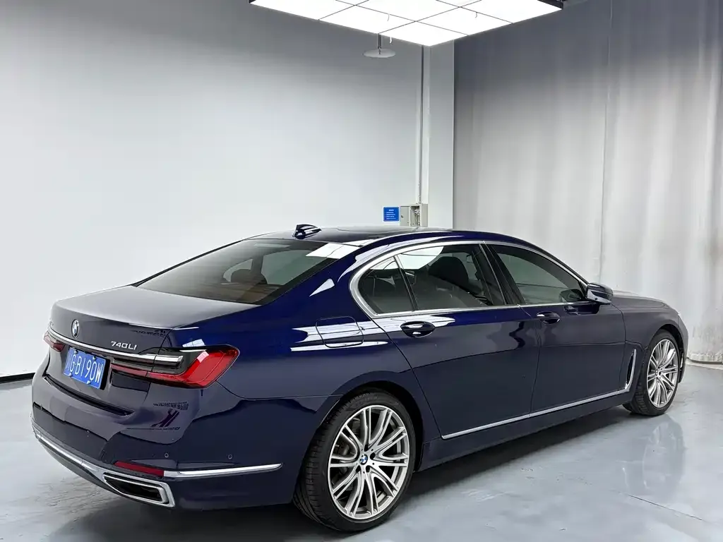 BMW 7 Series 2021 из CN, фото 6
