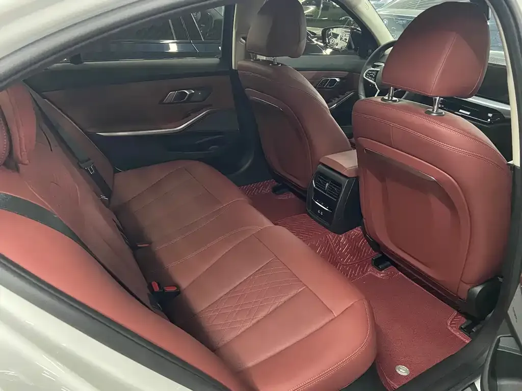 BMW 3 Series 2025 из CN, фото 8
