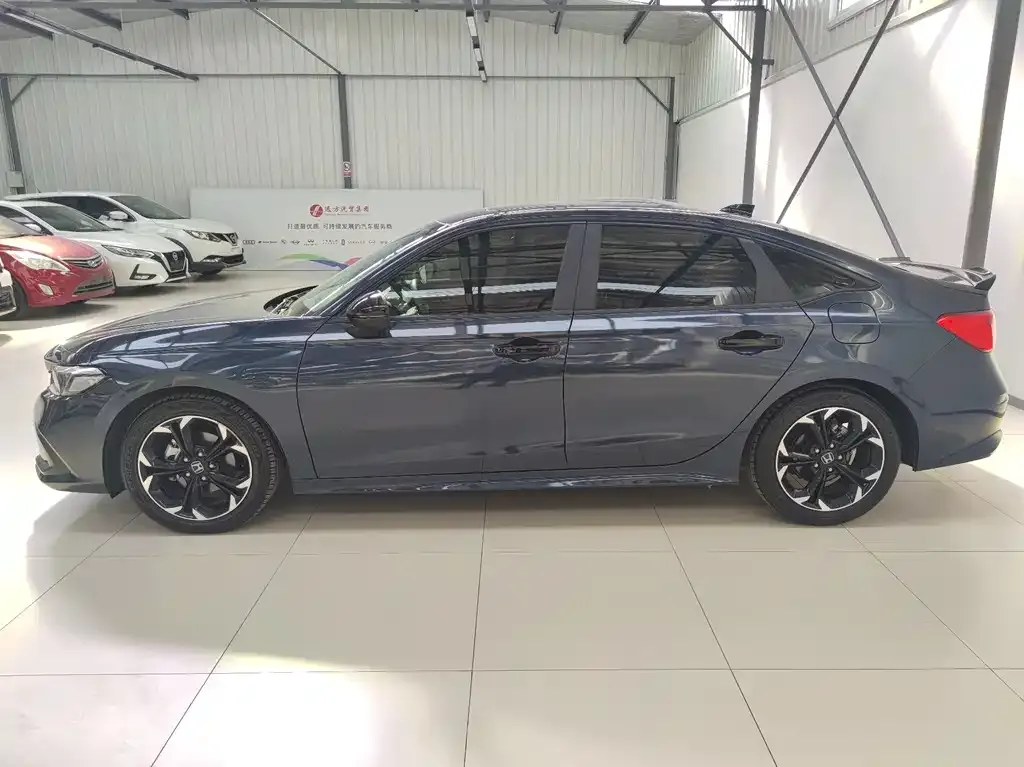 Honda Civic — фото 10