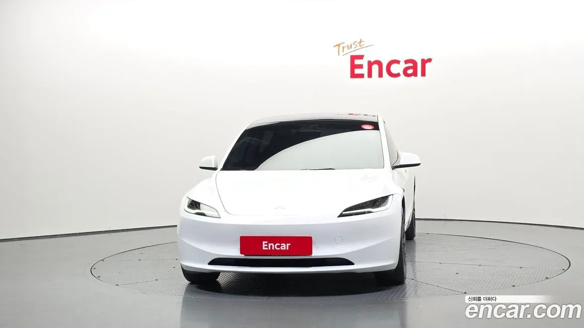 Tesla Model 3 — фото 2