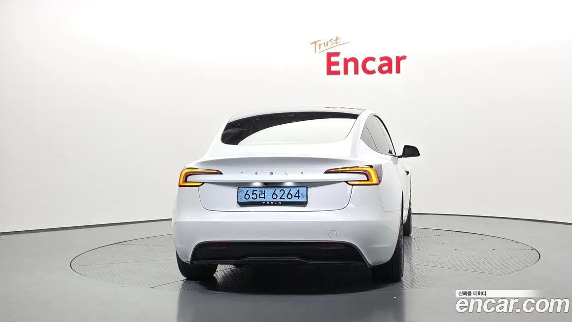 Tesla Model 3 — фото 3