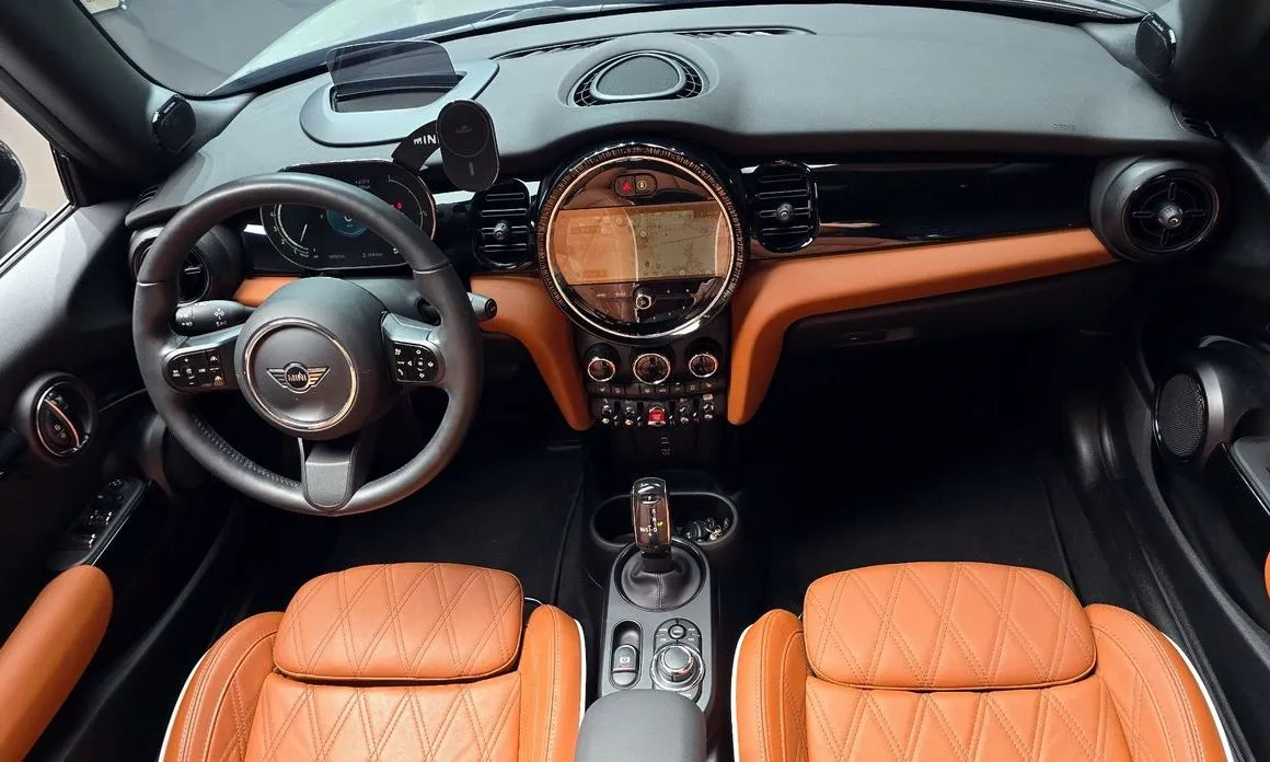 Mini Cooper Convertible — фото 10