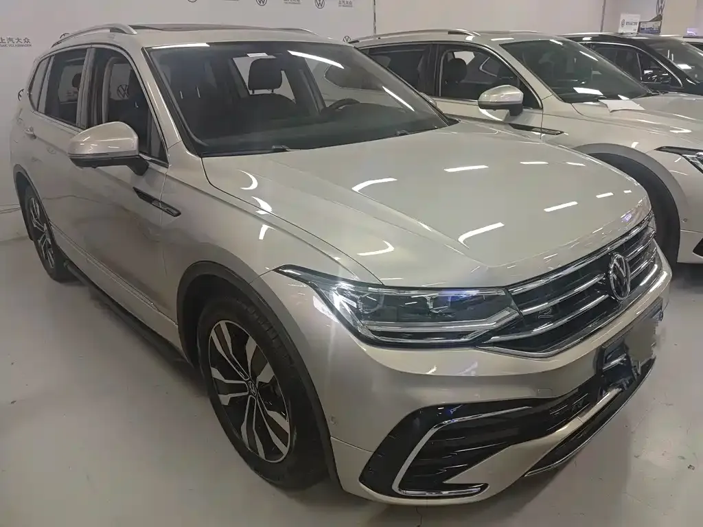 Volkswagen Tiguan L — фото 4