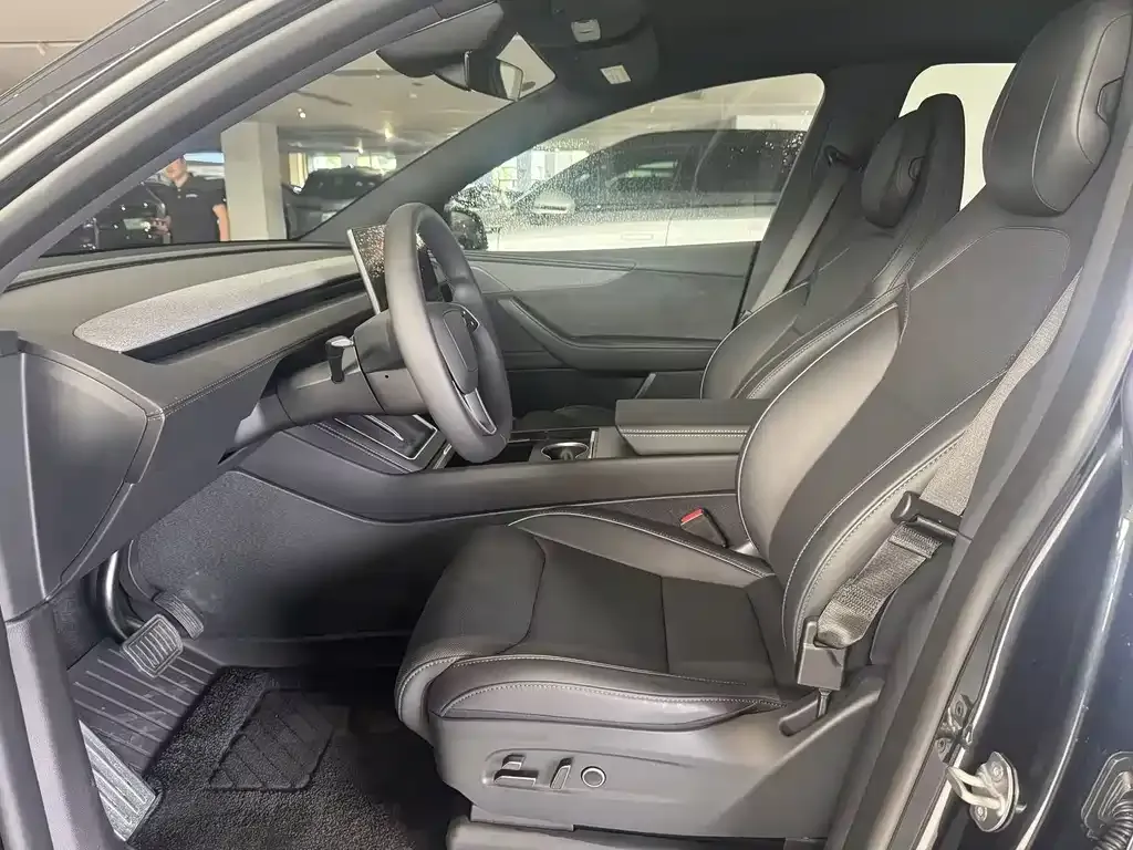 Tesla Model Y L 2026 из CN, фото 6