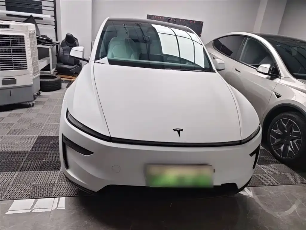 Tesla Model Y — фото 5