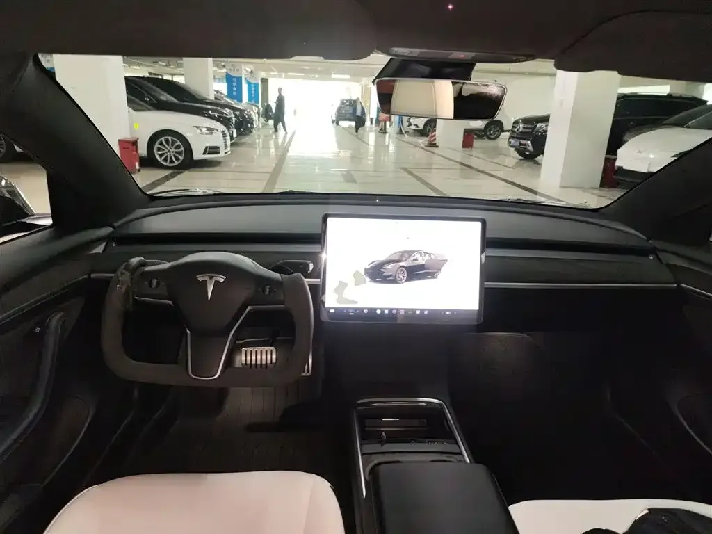 Tesla Model 3 — фото 5