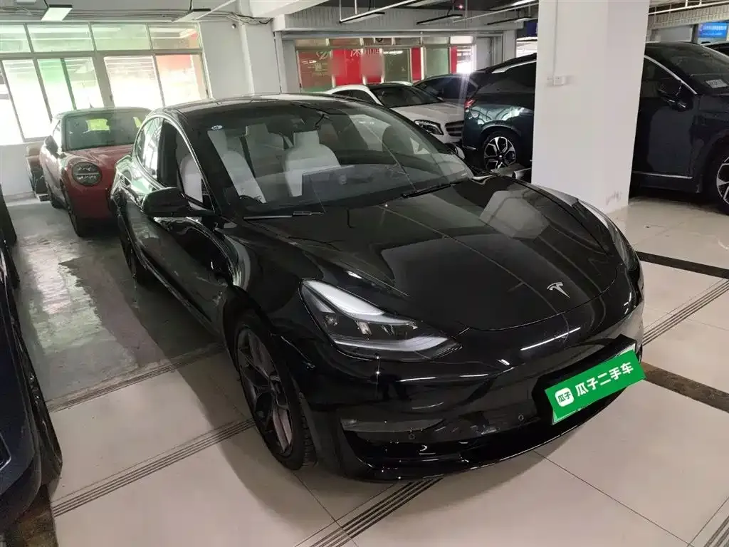 Tesla Model 3 — фото 10