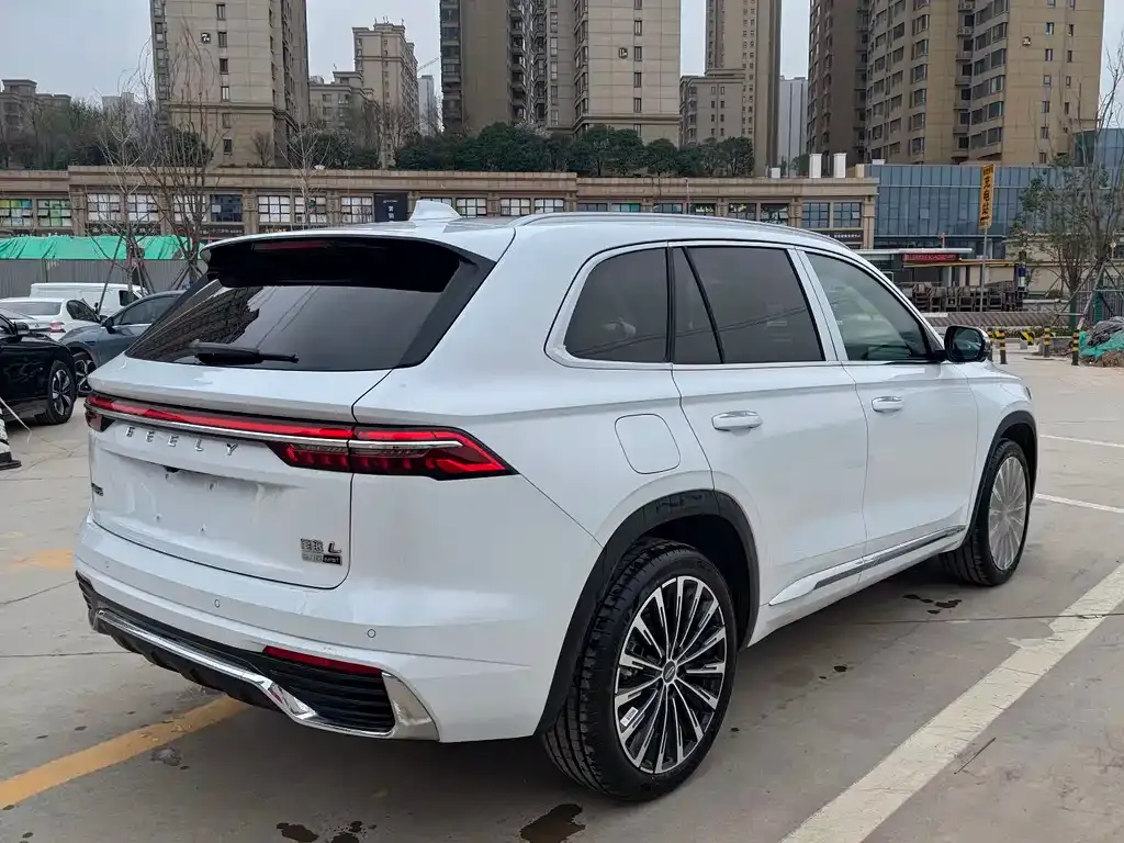 Geely Xingyue L — фото 4