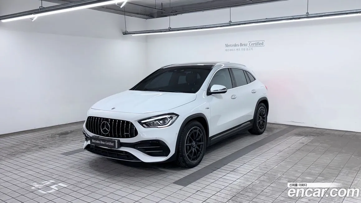 Mercedes-Benz GLA-Class GLA45 AMG 4MATIC+ 1