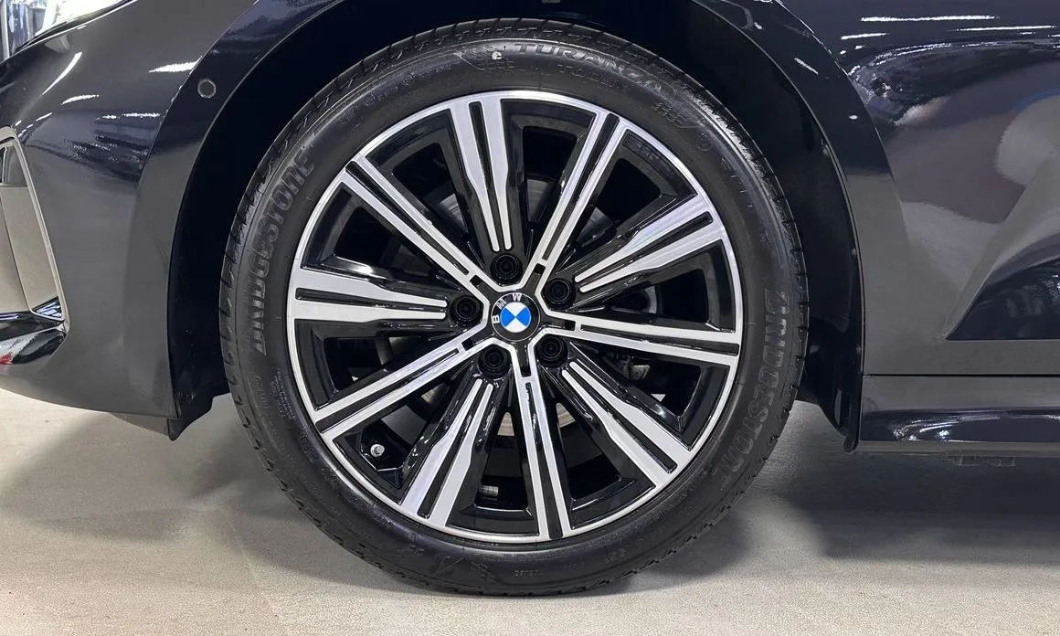 BMW 3-Series 2025 из KR, фото 8