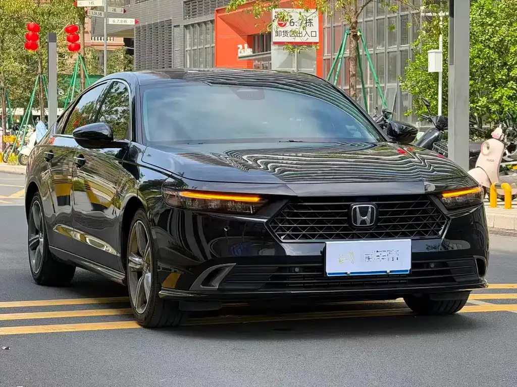 Honda Accord — фото 8