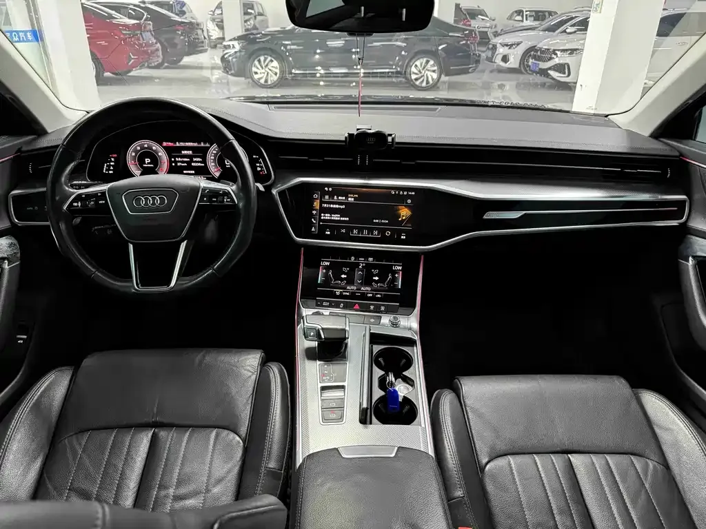 Audi A6L — фото 7