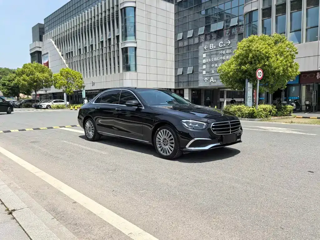 Mercedes-Benz E-Class — фото 10
