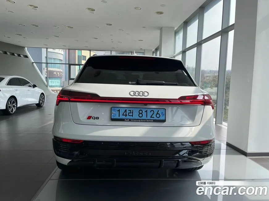 Audi Q8 e-tron 2024 из KR, фото 2