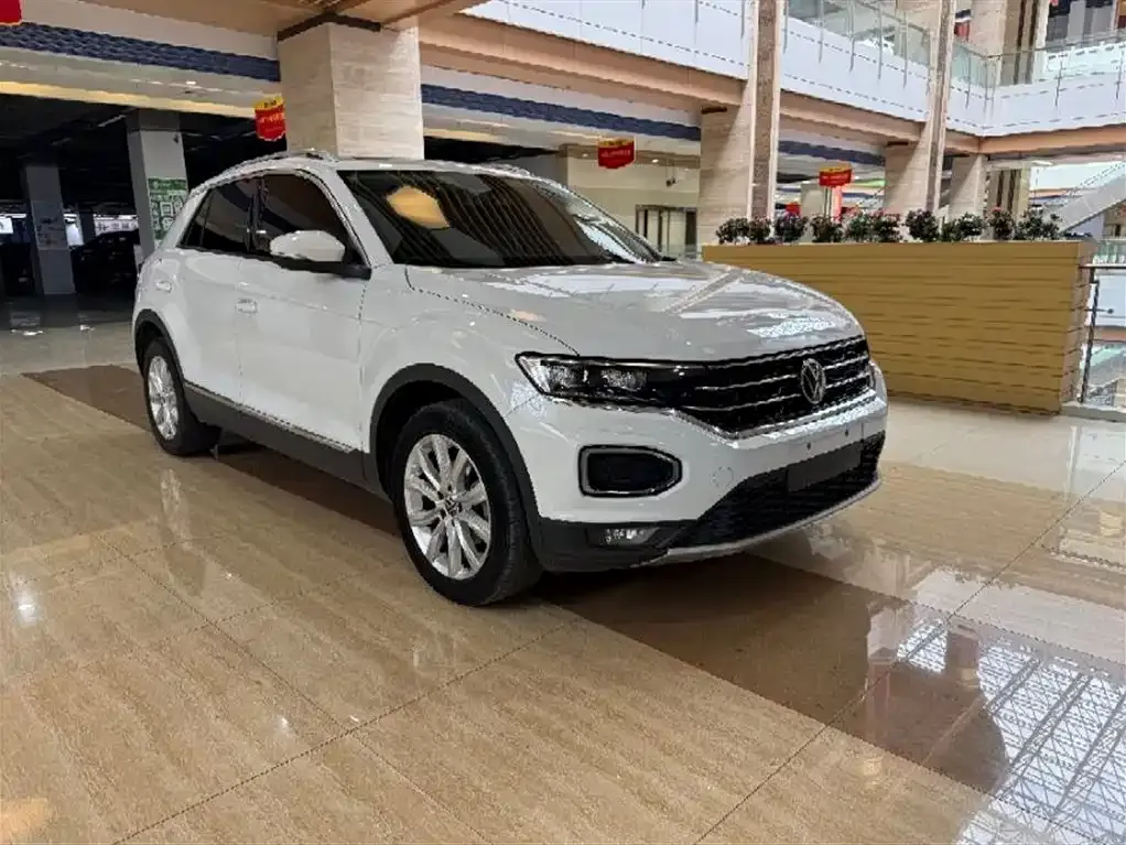 Volkswagen T-Roc — фото 9