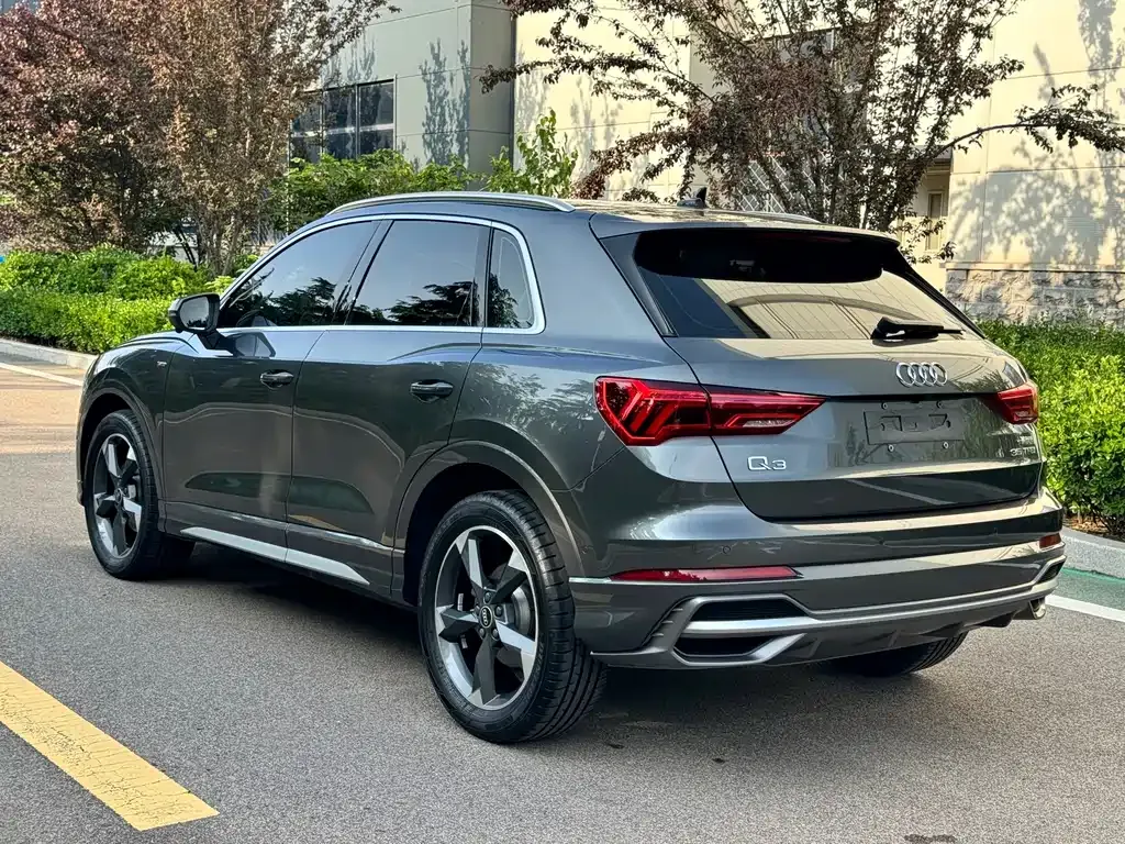 Audi Q3 — фото 8