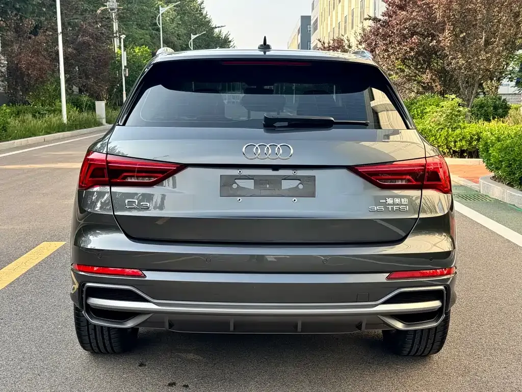 Audi Q3 — фото 10