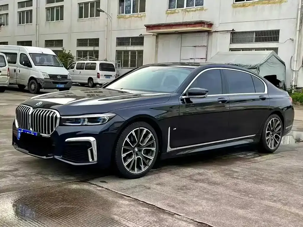BMW 7 Series — фото 1