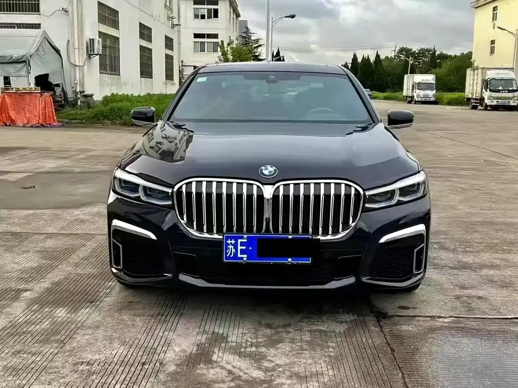 BMW 7 Series — фото 6
